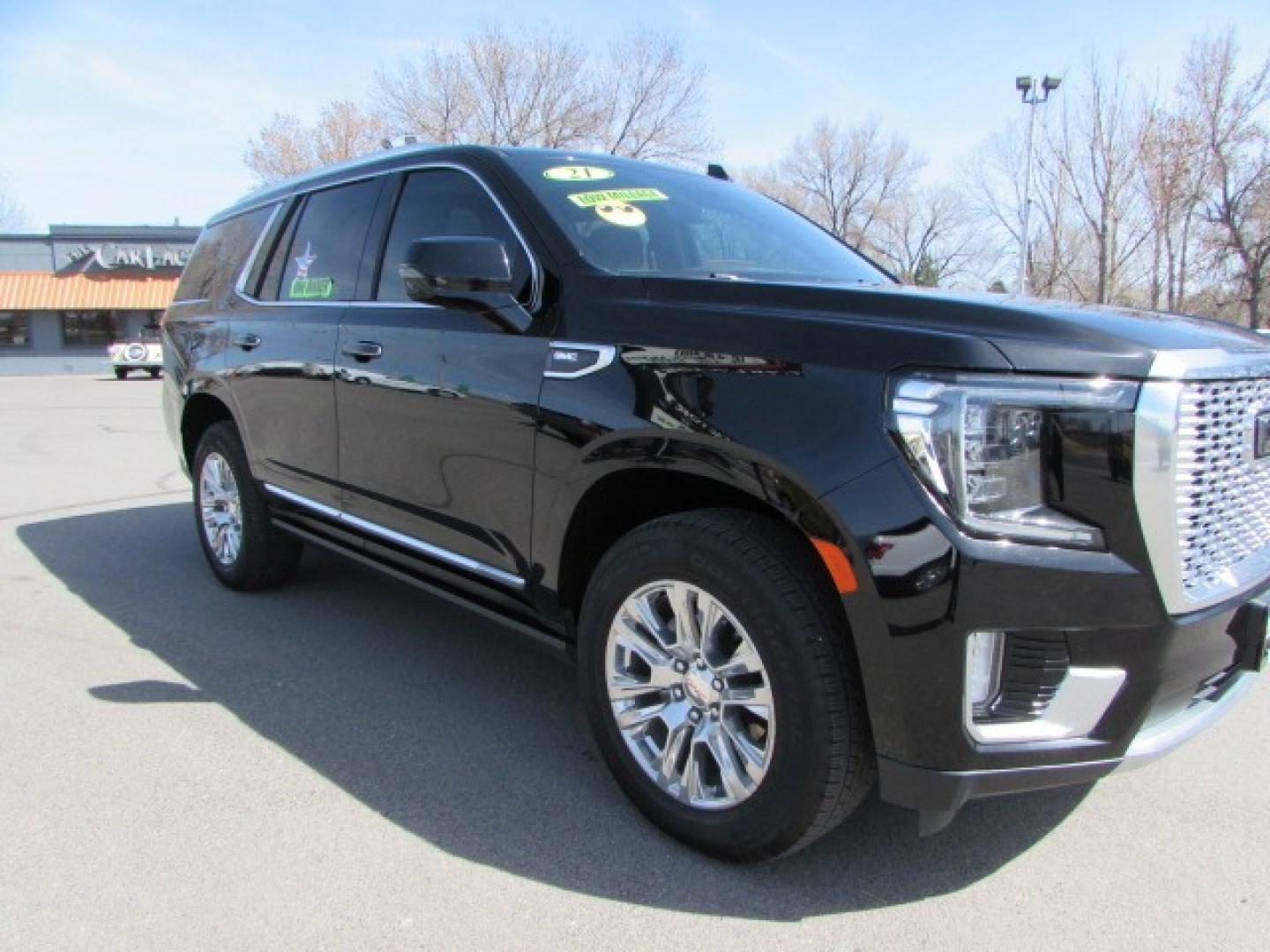 2021 Black /Black Leather GMC Yukon Denali Premium (1GKS2DKLXMR) with an 6.2L Ecotec3 gasoline engine, 10 speed Automatic transmission, located at 4562 State Avenue, Billings, MT, 59101, (406) 896-9833, 45.769516, -108.526772 - Photo#4